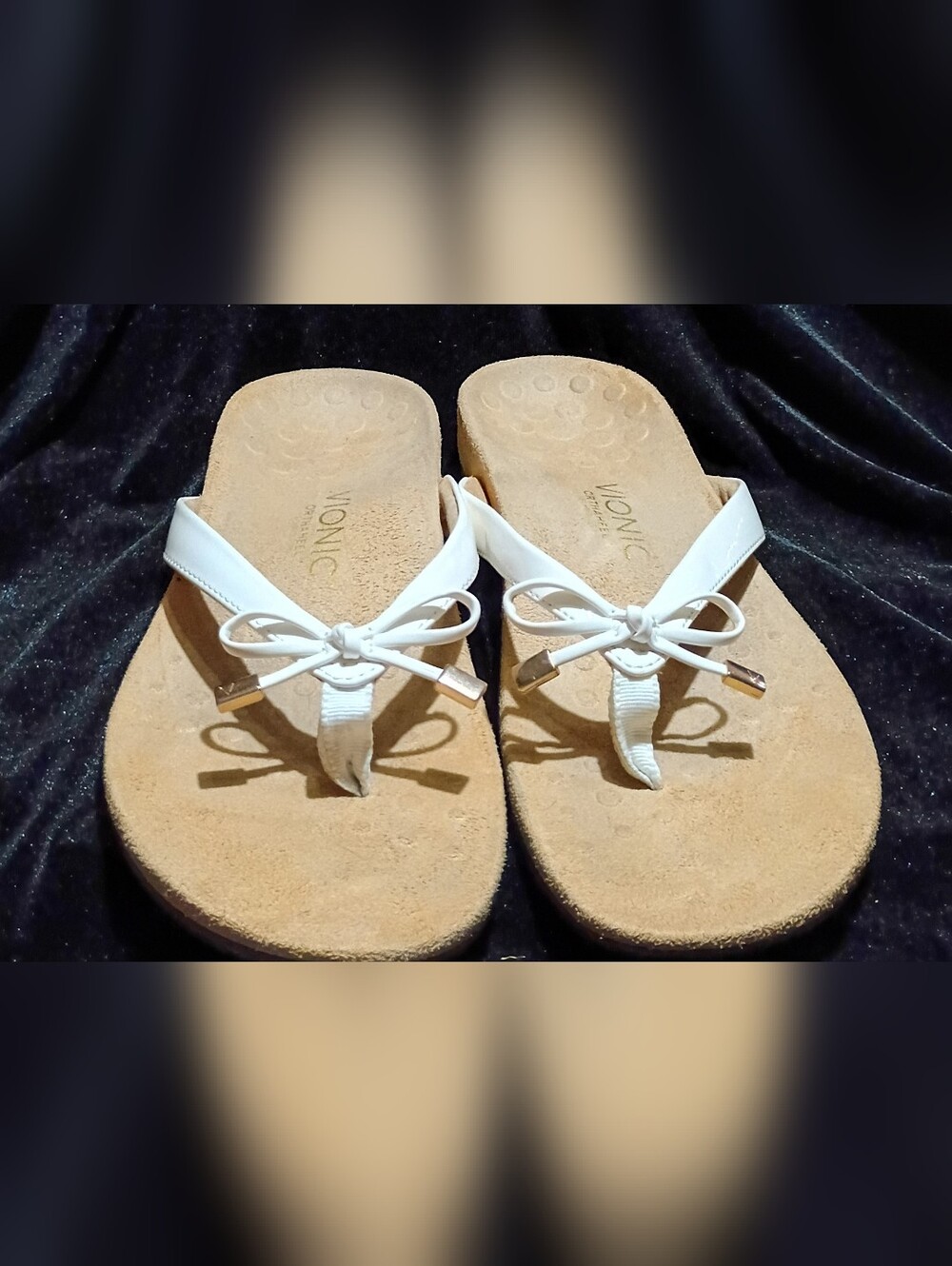 Vionic Bella White Bow Thong Sandals Size 9